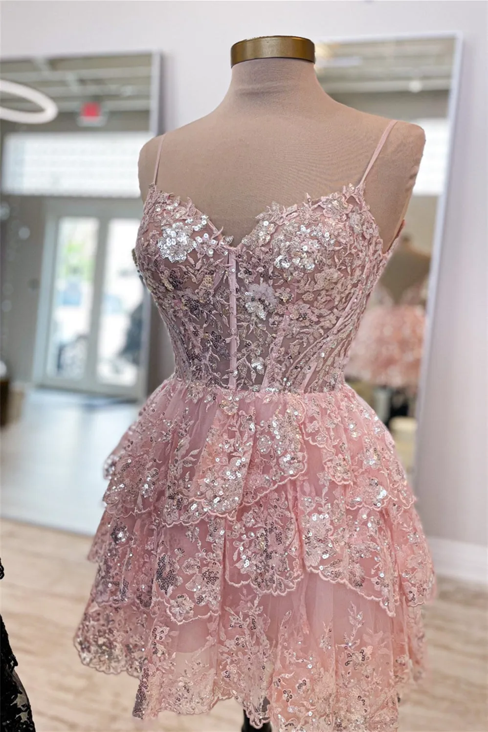 2025 Lavender Short Prom Dress Sequined Multi-Layers Tulle Homecoming Dress