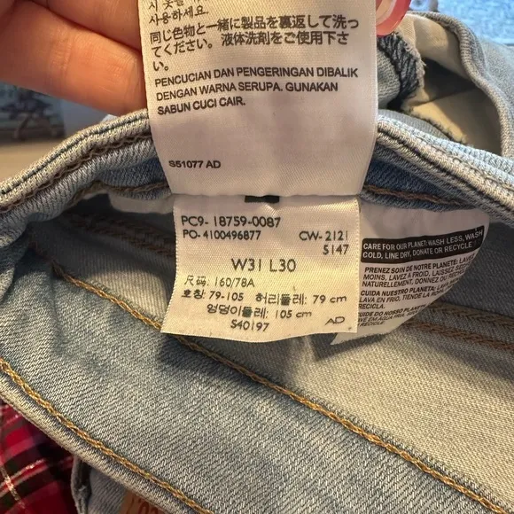 ✨725 Levi’s High Rise Bootcut Jeans