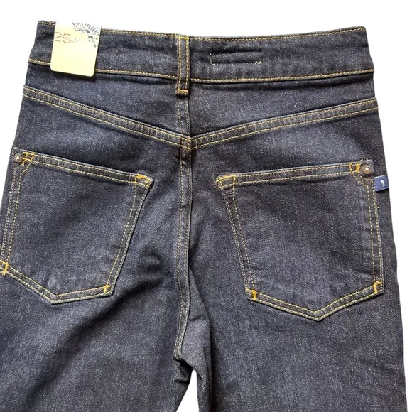 Anthropologie Pilcro The Split Straight Jeans Size 25 NWT