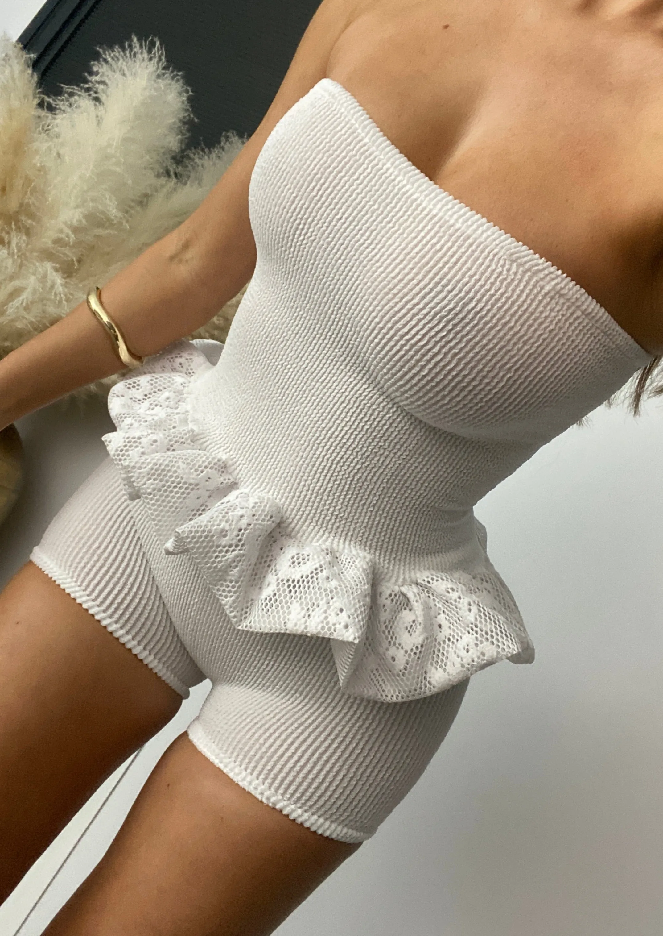 Crinkle Peplum Bubble Hem Bandeau Top in White