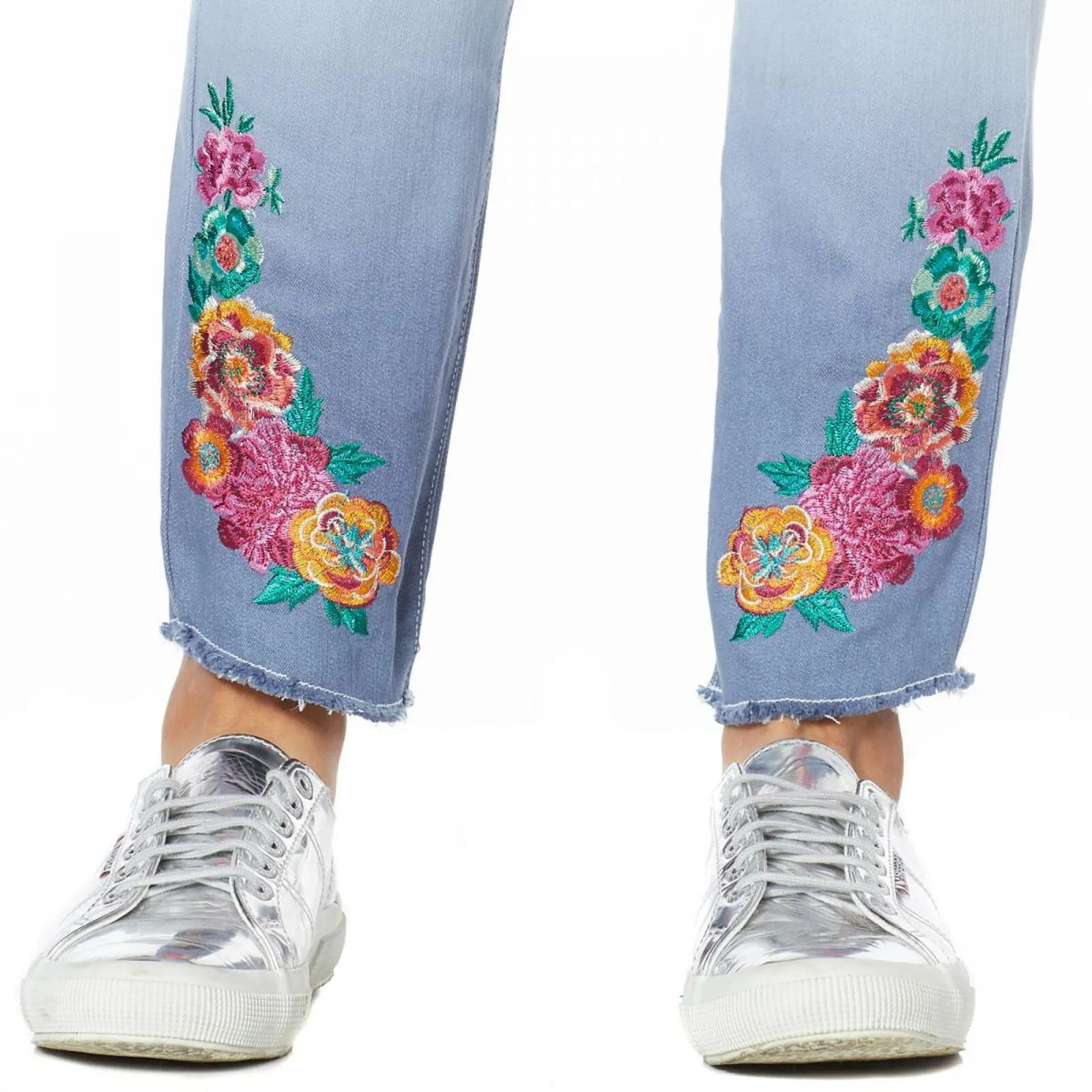 DG2 by Diane Gilman Embroidered Pull On Jeans Ombre Chambray Large Tall