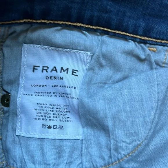 FRAME &quot; Le Skinny de Jeanne &quot; Jeans 28