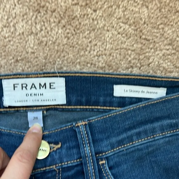 FRAME &quot; Le Skinny de Jeanne &quot; Jeans 28