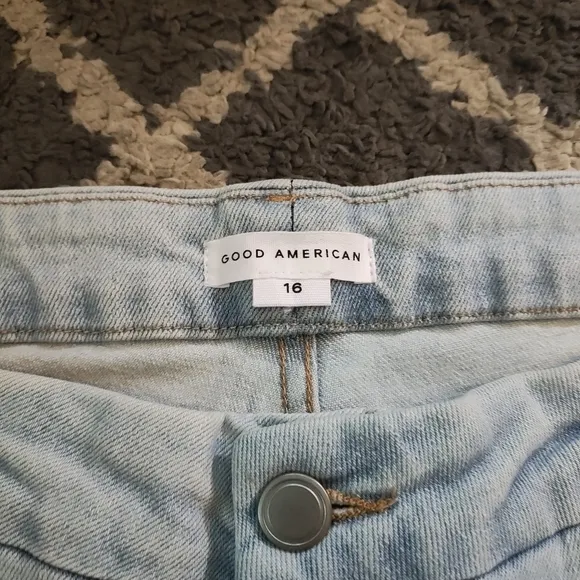 Good American Good Classic Natural Fray Hem High Rise Jeans