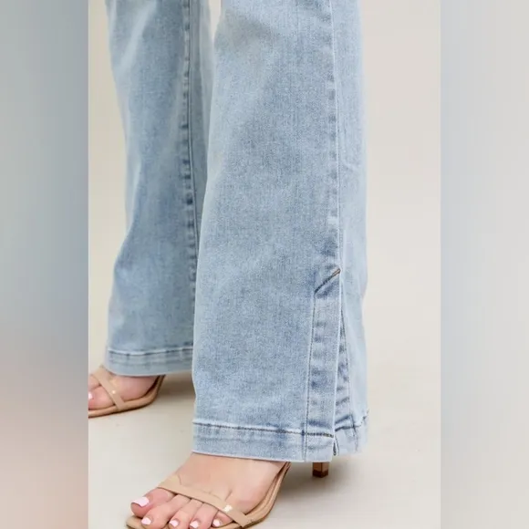 Judy Blue HR Tummy Control Vintage Light Wash Split Hem Bootcut Jeans NEW