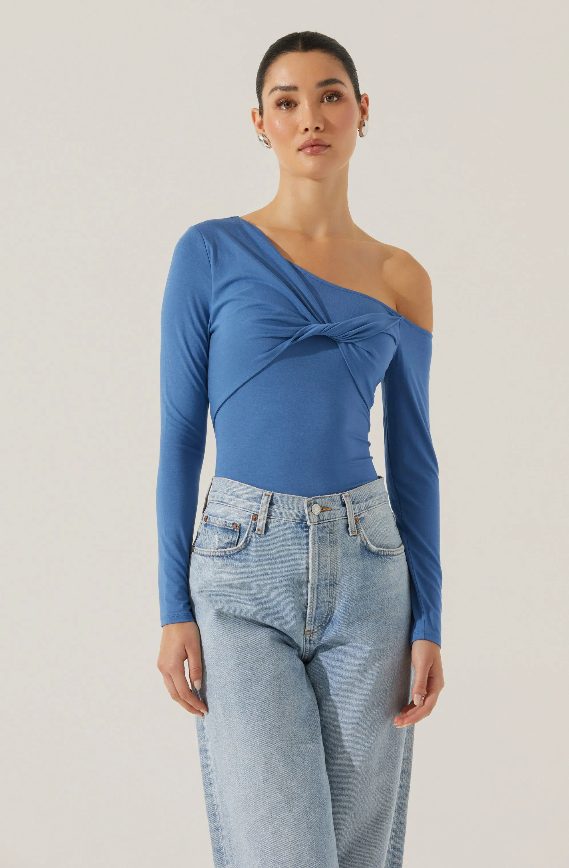 Kora Twist Front Top