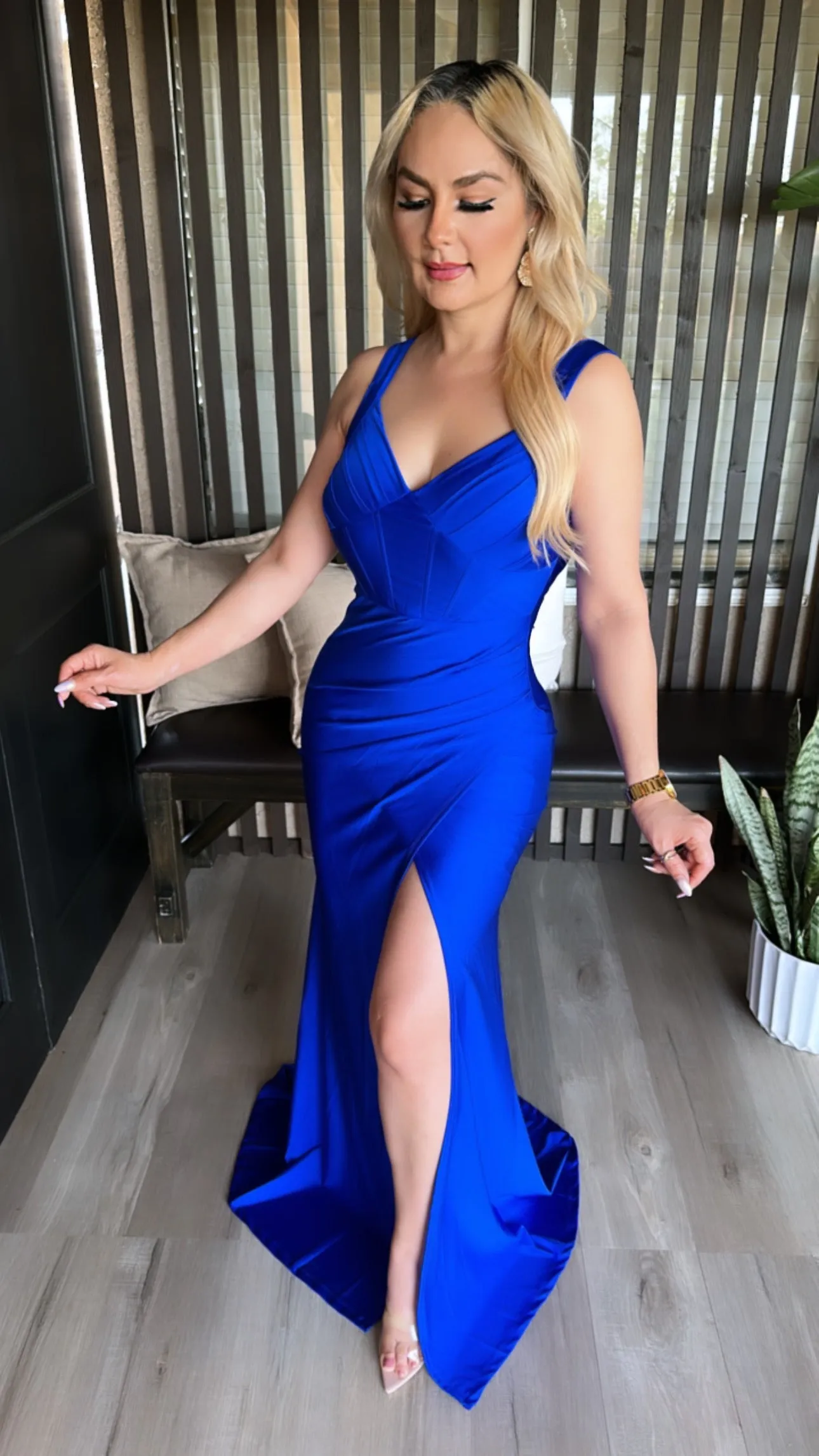 LESLIE  ROYAL  DRESS