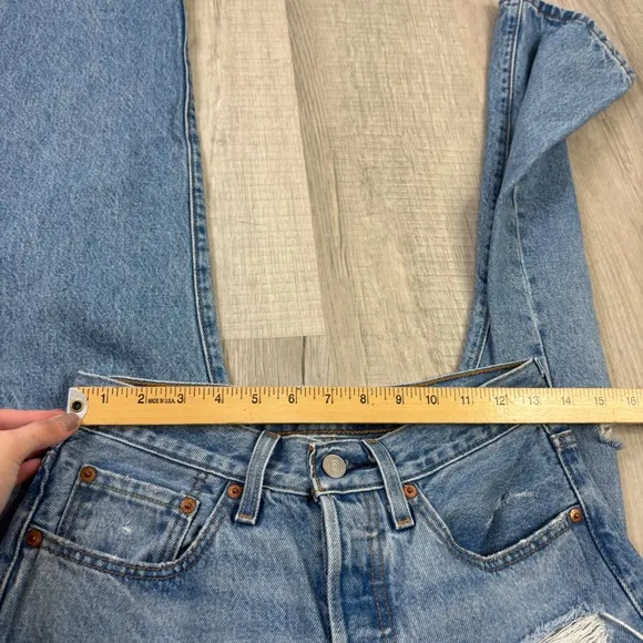 Levi’s 501 Slim Straight Leg Jeans Size 26