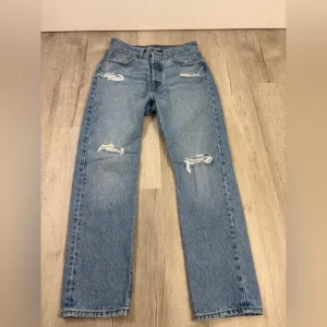 Levi’s 501 Slim Straight Leg Jeans Size 26