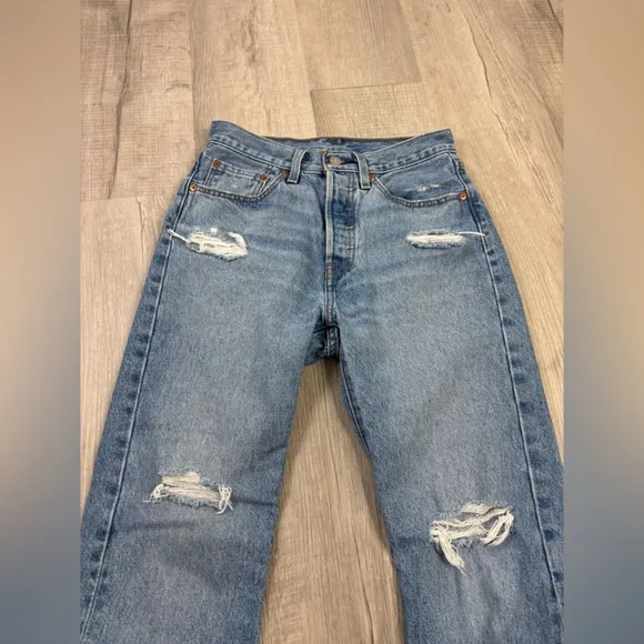 Levi’s 501 Slim Straight Leg Jeans Size 26