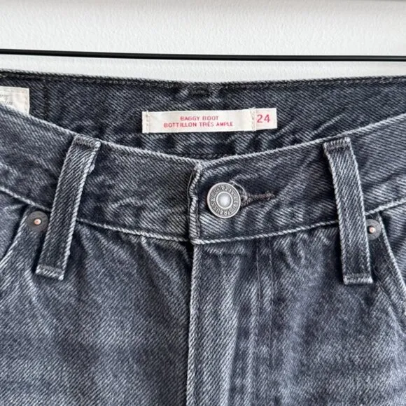 LEVI’S • Baggy Bootcut in Boot Barn Black • 24