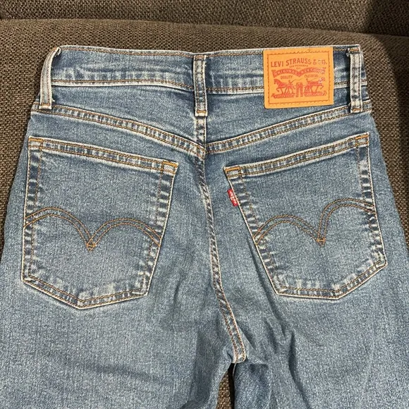 Levi’s Wedgie Jeans Straight-Leg High Rise Cropped size 24