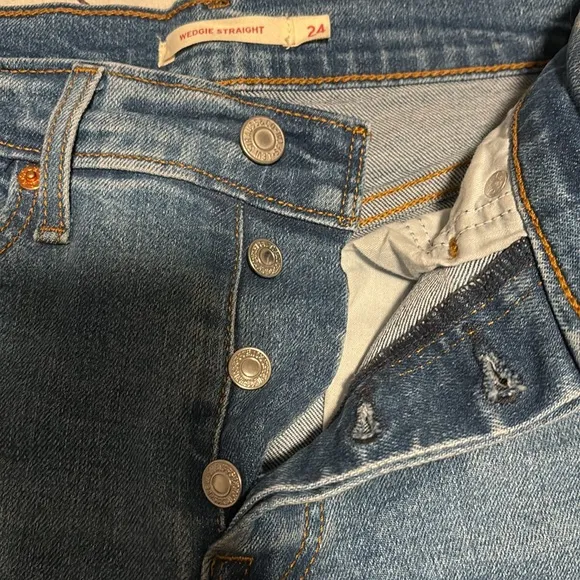Levi’s Wedgie Jeans Straight-Leg High Rise Cropped size 24