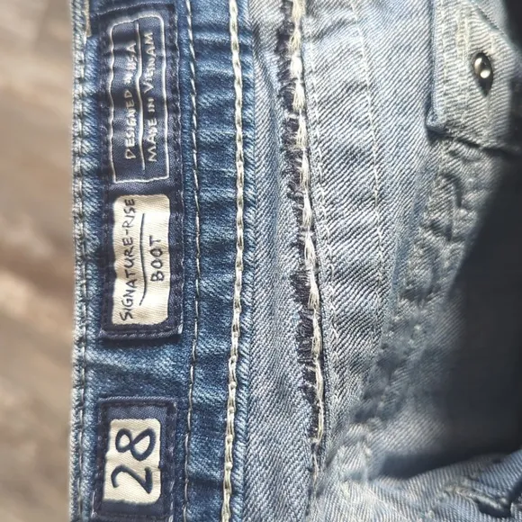 MISS ME Signature Rise bootcut jeans medium wash denim sz 28x34L The Buckle
