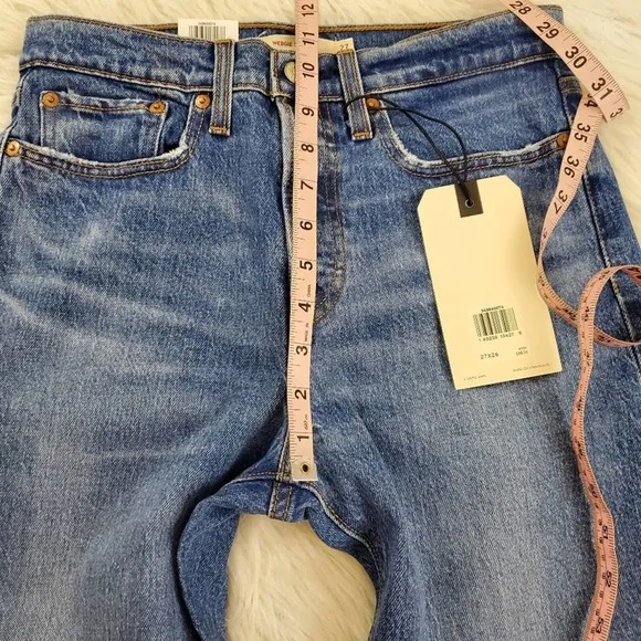 MSRP $98 Levi's Size 27 Wedgie High Waist Straight Leg Jeans