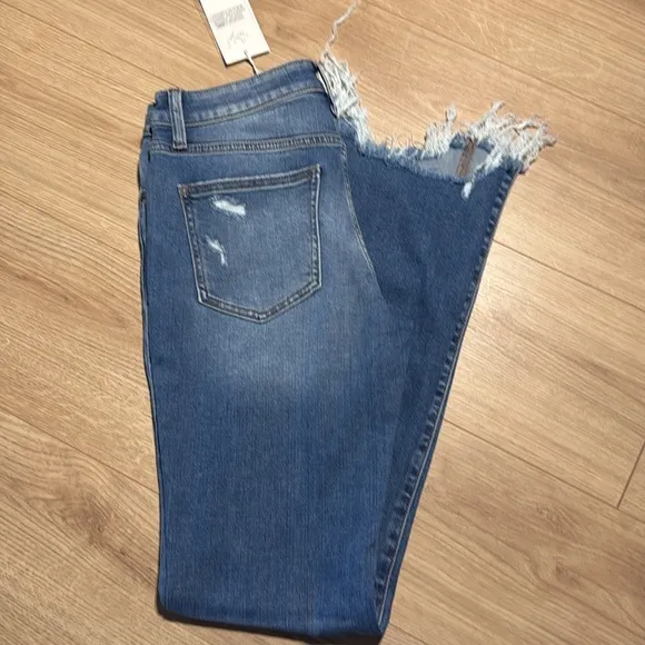 NWT Ceros Distressed Bootcut Size 28 Blue Jeans
