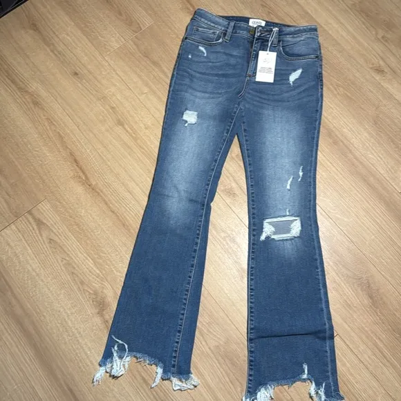 NWT Ceros Distressed Bootcut Size 28 Blue Jeans