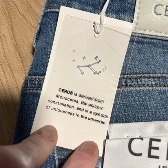 NWT Ceros Distressed Bootcut Size 28 Blue Jeans