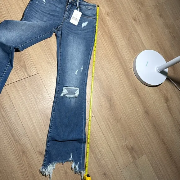 NWT Ceros Distressed Bootcut Size 28 Blue Jeans