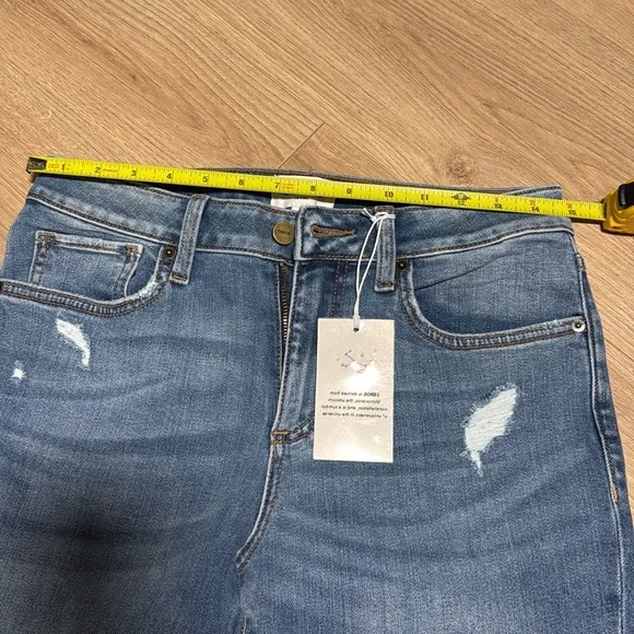 NWT Ceros Distressed Bootcut Size 28 Blue Jeans