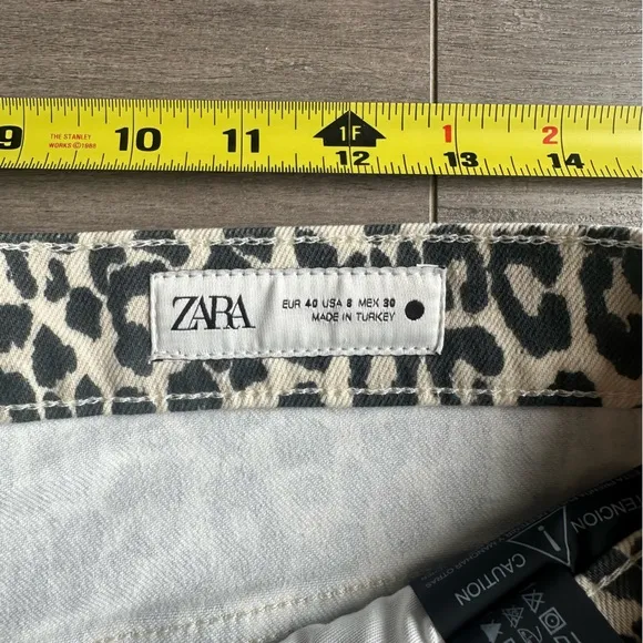 NWT Zara leopard print cropped bootcut jeans - size 8