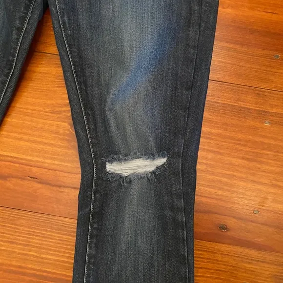PAIGE ‘Skyline’ Straight Leg Jeans Sz 27 EUC