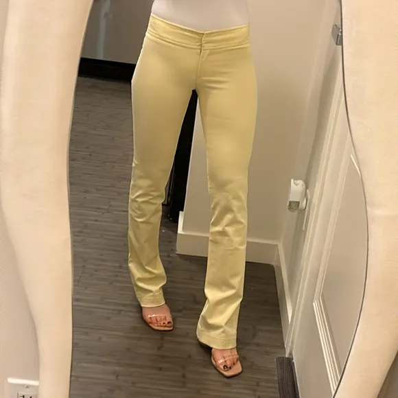 Patrizia Pepe Firenze Italian pastel yellow denim jeans low rise bootcut
