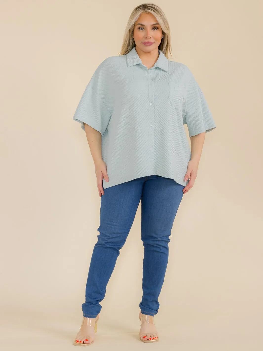 PLUS SIZE SHORT SLEEVE FRONT POCKETS BUTTON UP BLOUSE