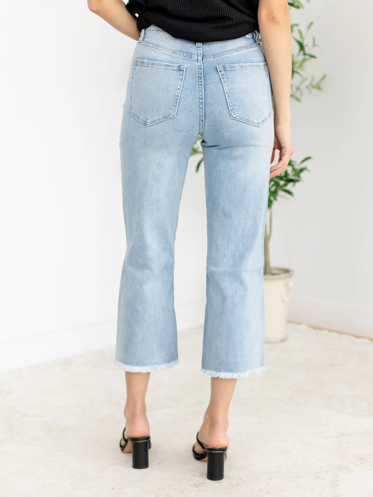 RFM High Rise Slim Straight Fray Hem