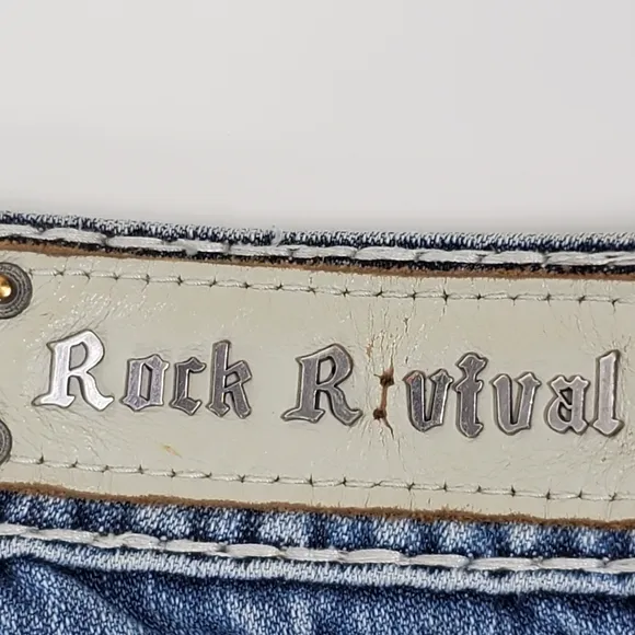 Rock  Revival  Elaina bootcut jeans size 26