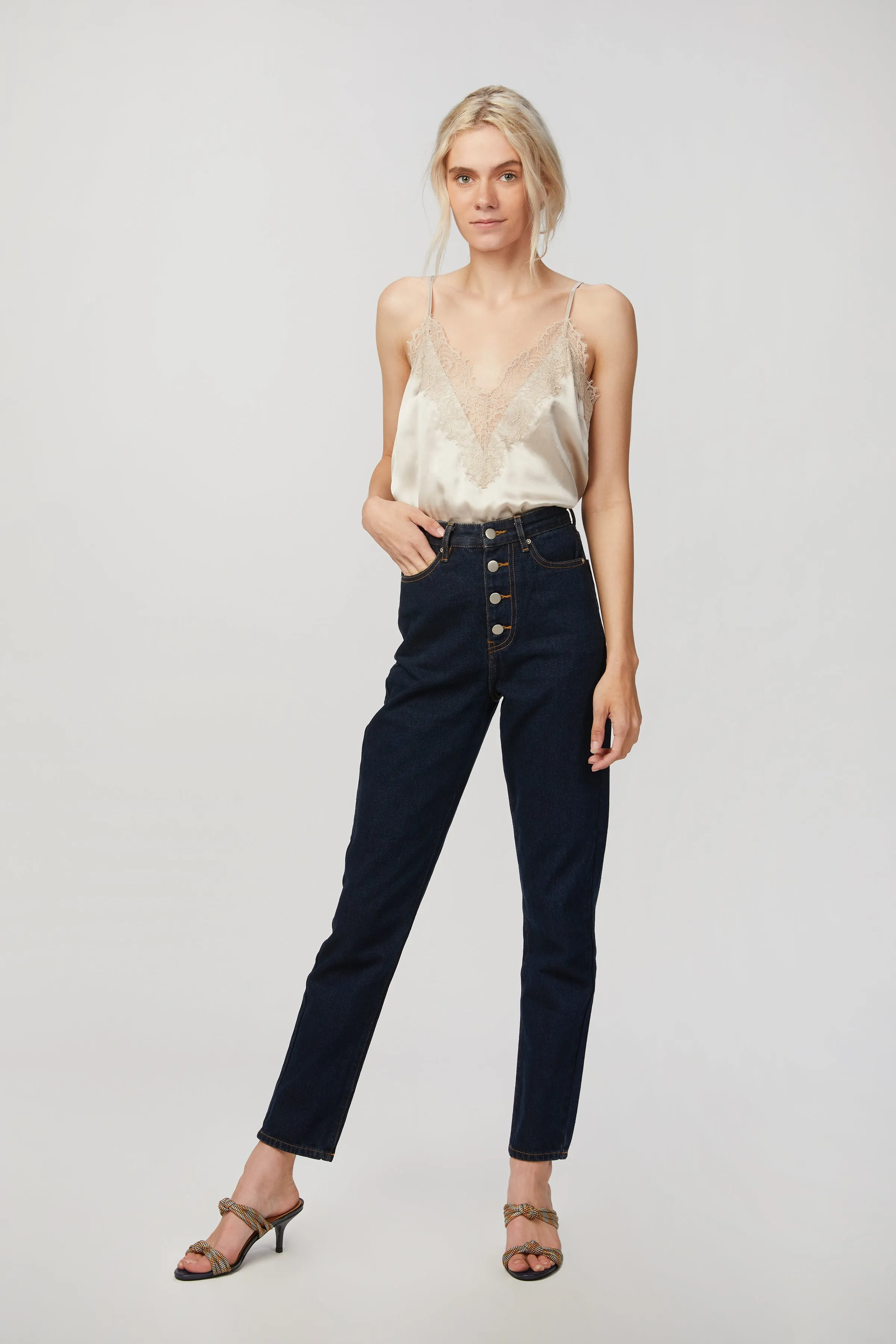 STRAIGHT LEG INDIGO DENIM