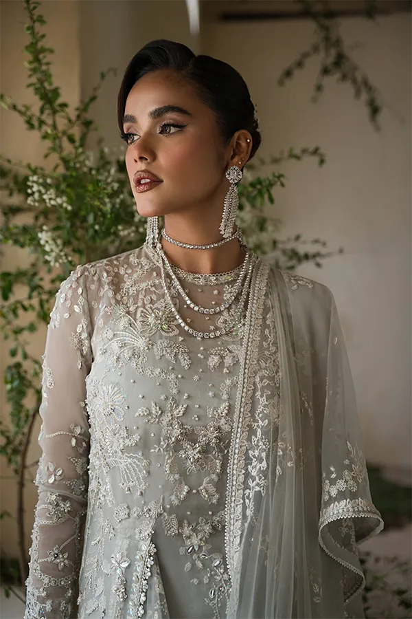 SUFFUSE | FREESHIA RTW '23 | AMBER