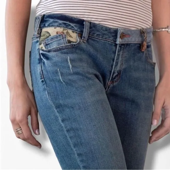 SUNDANCE Wyatt Tapestry cropped Jean Women's size 32 Straight Leg Jean