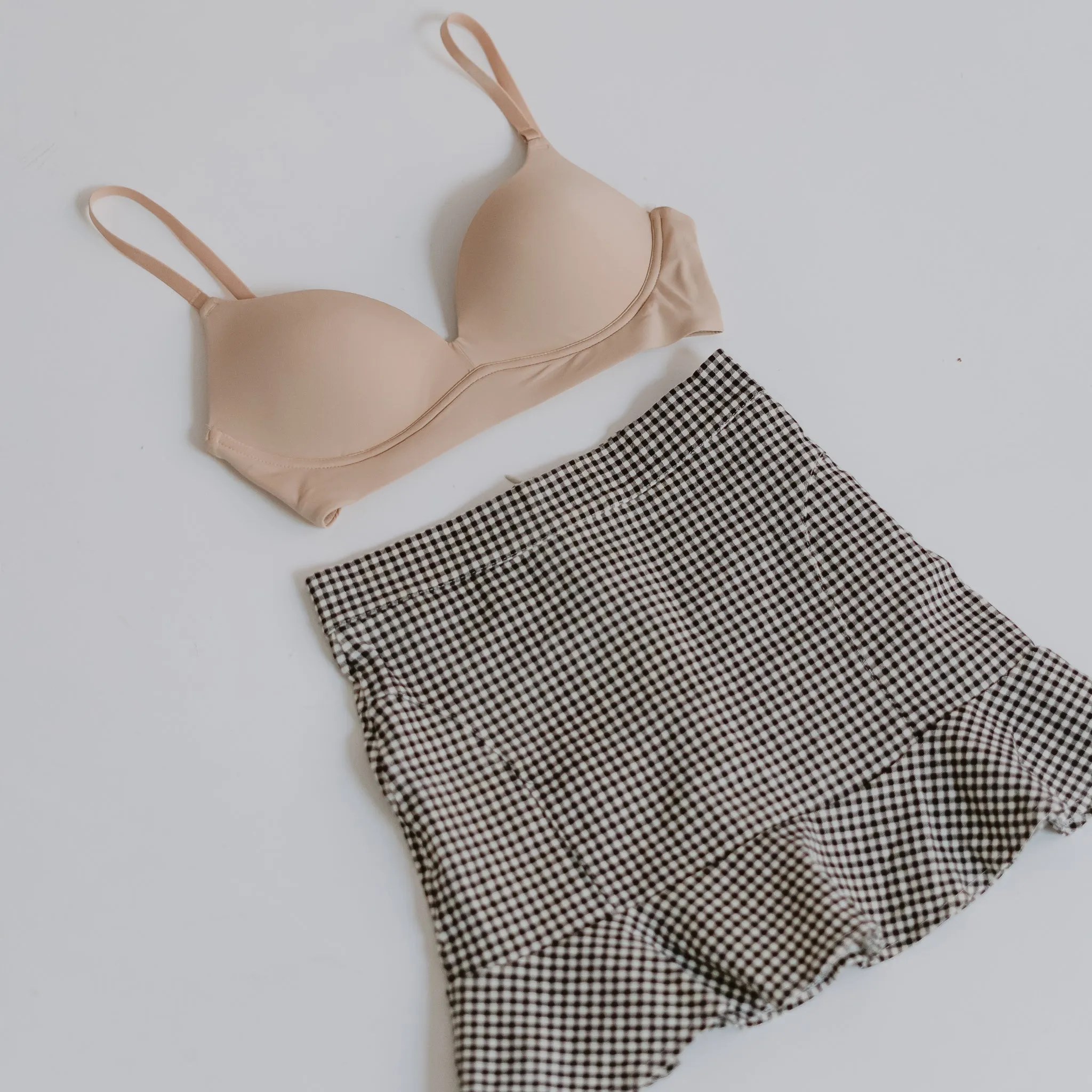 Timeless Essential! Plunge-Back Lightly-Lined Wireless T-Shirt Bra in Chai Tea