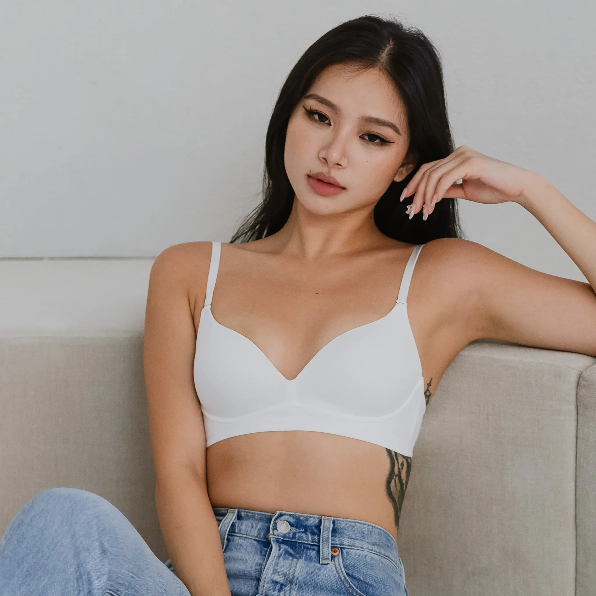 Timeless Essential! Plunge-Back Lightly-Lined Wireless T-Shirt Bra in White