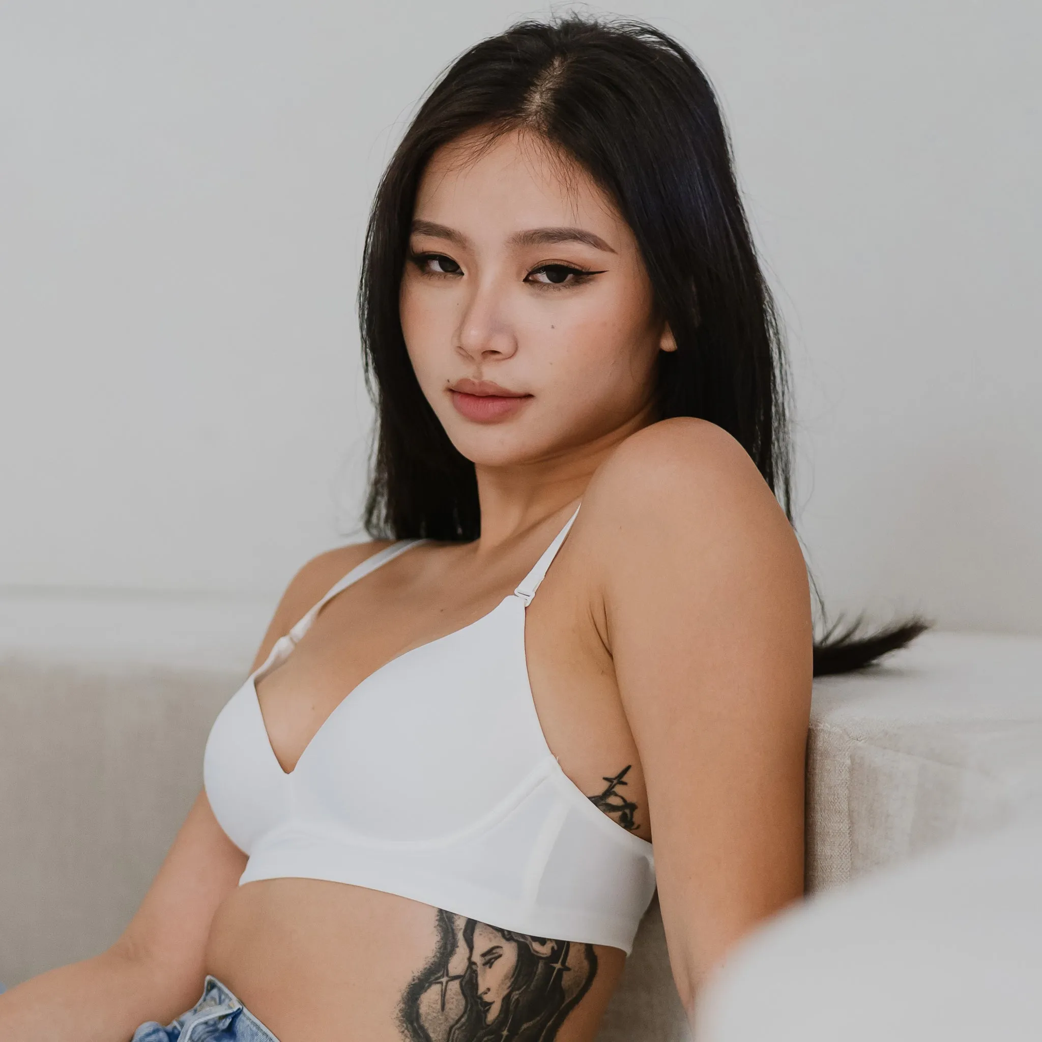 Timeless Essential! Plunge-Back Lightly-Lined Wireless T-Shirt Bra in White