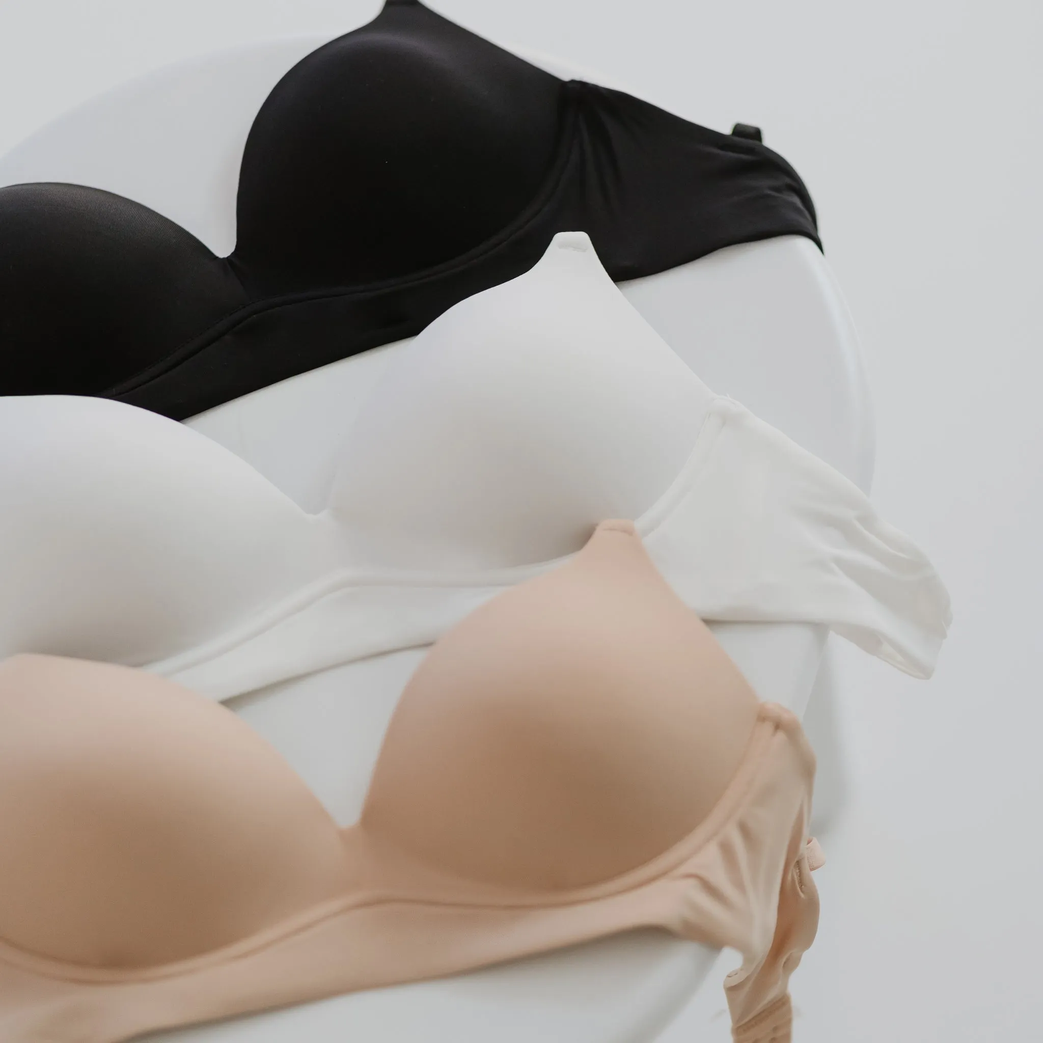 Timeless Essential! Plunge-Back Lightly-Lined Wireless T-Shirt Bra in White