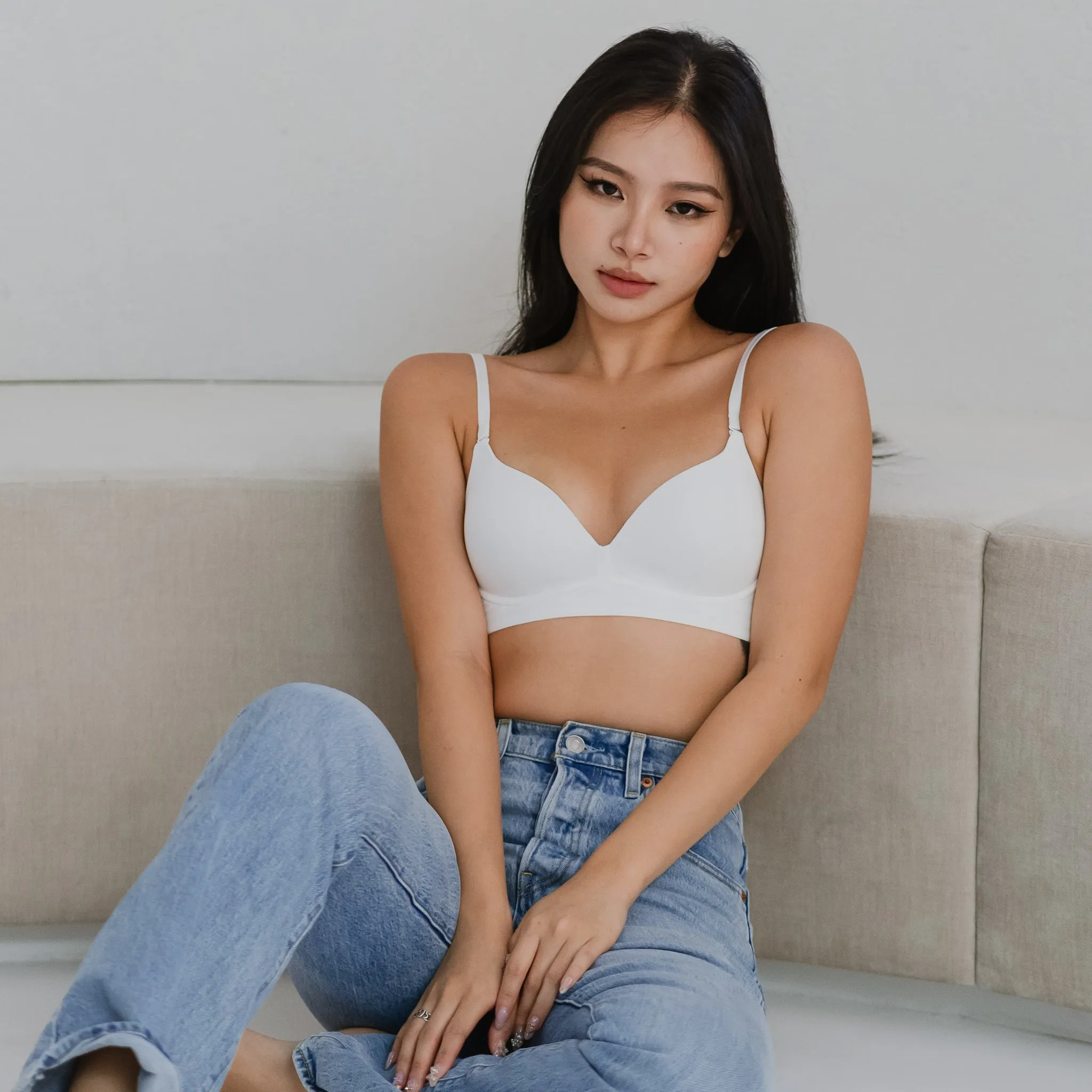 Timeless Essential! Plunge-Back Lightly-Lined Wireless T-Shirt Bra in White