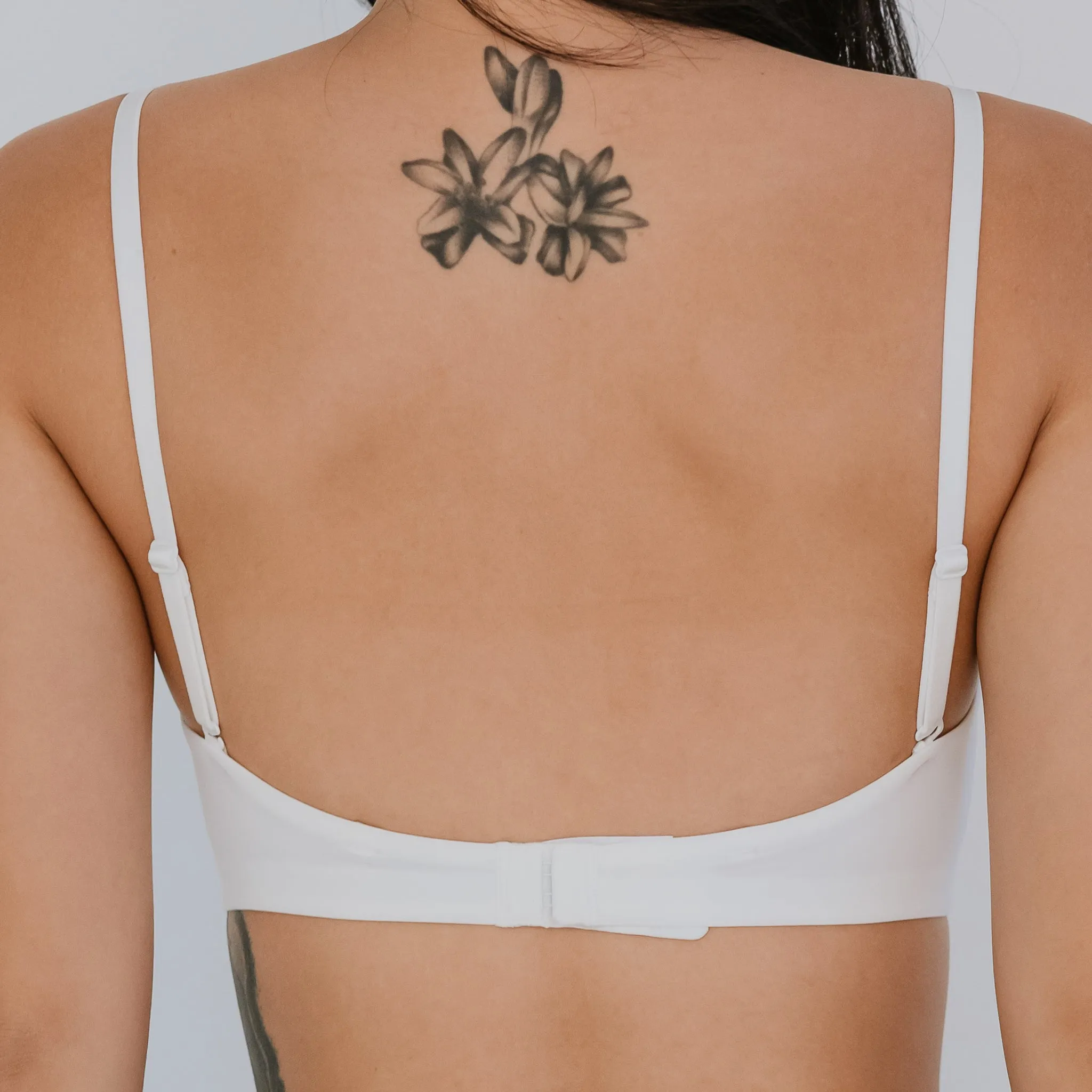 Timeless Essential! Plunge-Back Lightly-Lined Wireless T-Shirt Bra in White