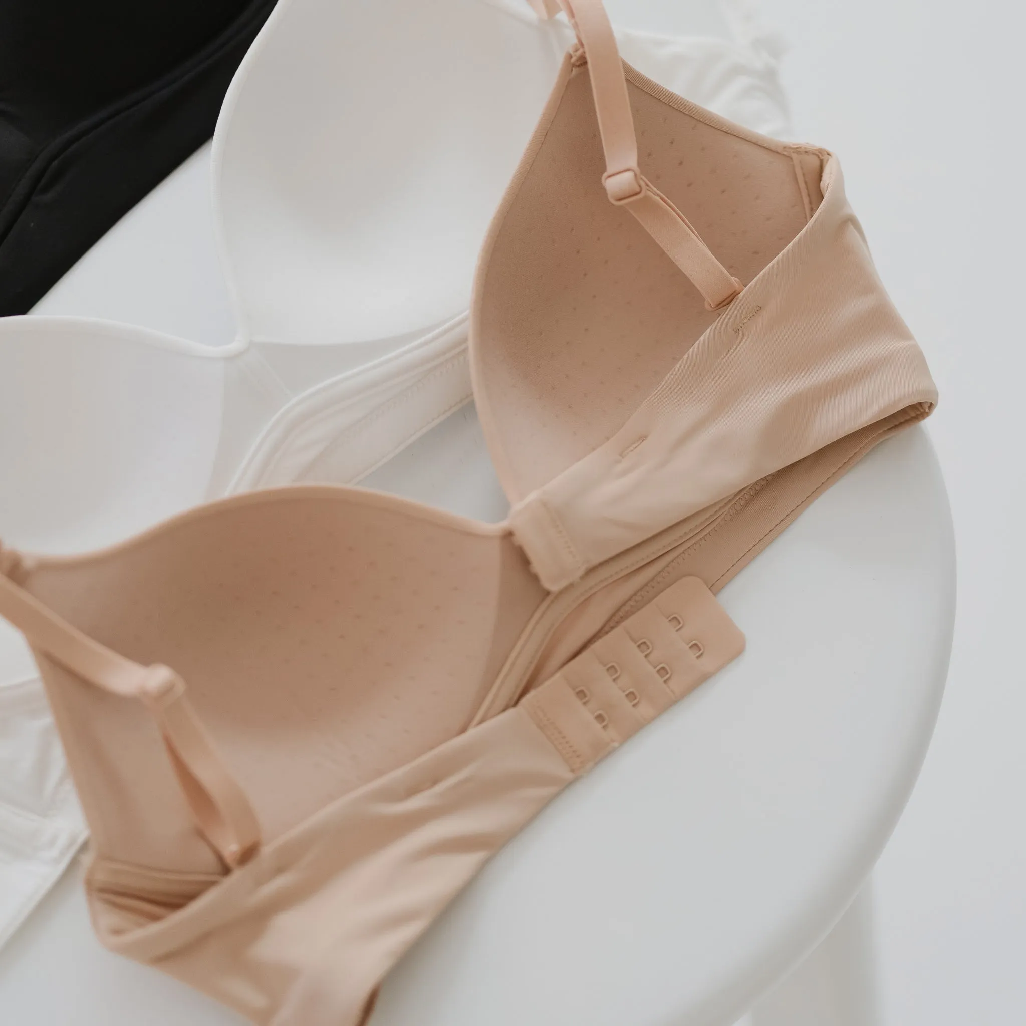 Timeless Essential! Plunge-Back Lightly-Lined Wireless T-Shirt Bra in White