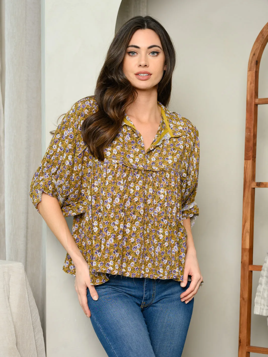 WOMEN'S SHORT SLEEVE BUTTON UP FLORAL TOP